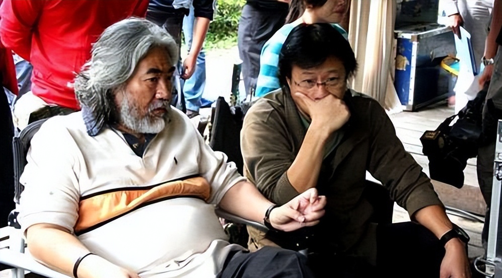 回顾张纪中执导武侠片出名娶杜星霖生2子今一家4口幸福美满