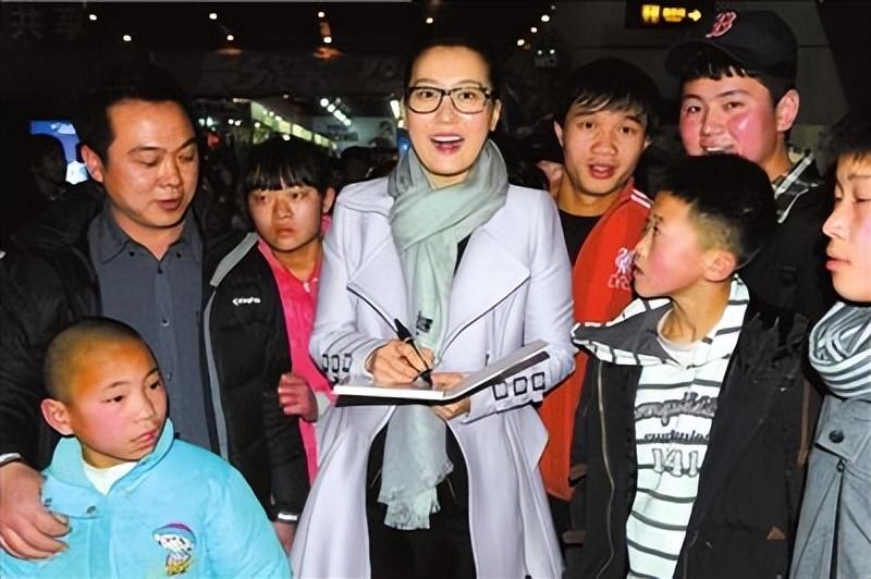 回顾谭晶我这辈子正确的决定就是为科学家丈夫生一对双胞胎