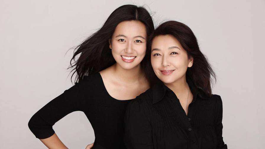 风情女人江珊的情感传奇与靳东纠缠不清现与新夫幸福共享