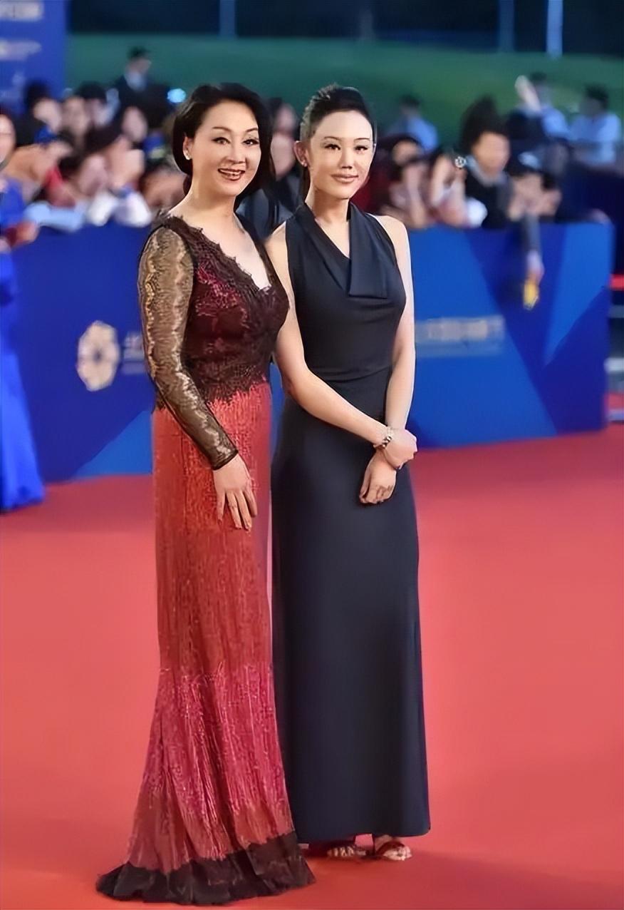 回顾著名演员王姬事业和情感坎坷有泪如今仍将29岁智障儿子当宝