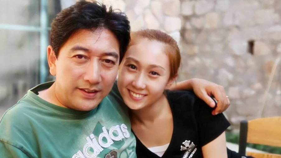 回顾水均益让二婚妻子和女儿水亦诗处成闺蜜我很骄傲但也很愧疚