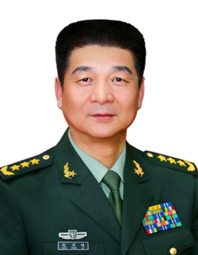 他是西部战区原司令员,霸气十足,60岁被授上将军衔,如今68岁了