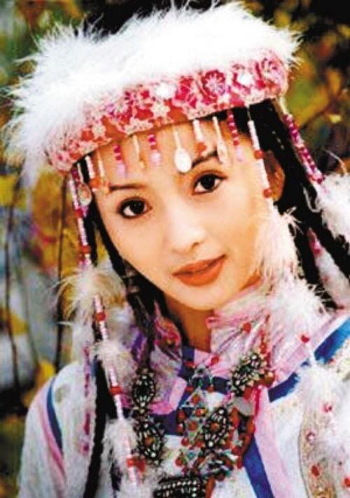 回顾刘丹27岁离世父亲殉职哥哥绝症萧剑坚持为她扫墓21年