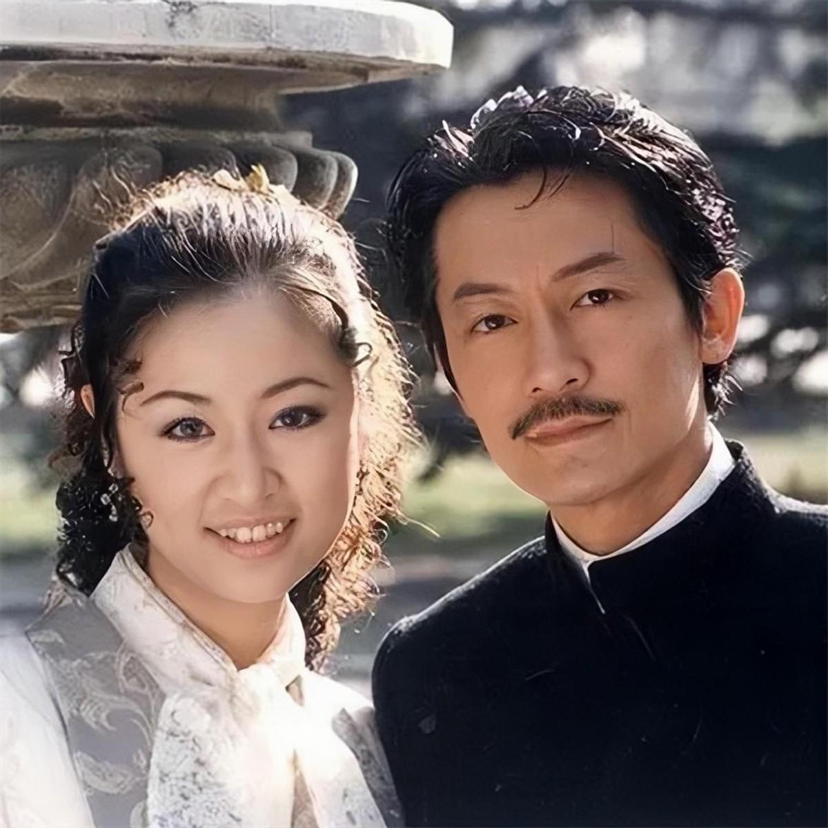 即使他已经在经商上小有成绩,还是会忍不住回想当初练习表演的兆