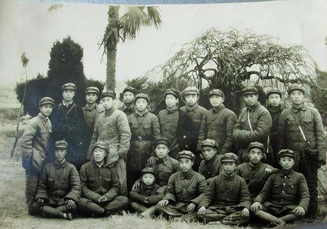 由于在郝志全参加八路军的时候,已经是1944年的下半年,那个时候,随着