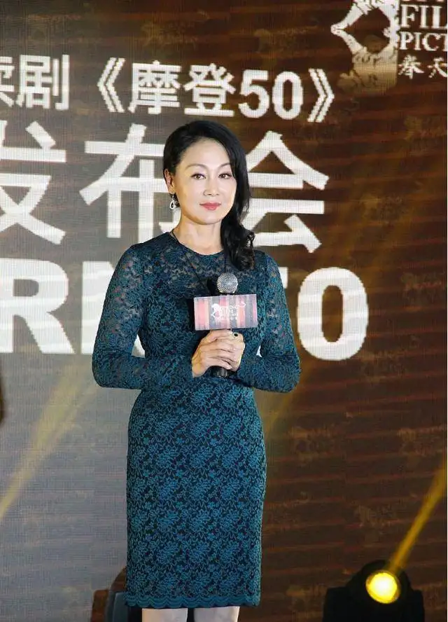 回顾著名演员王姬事业和情感坎坷有泪如今仍将29岁智障儿子当宝