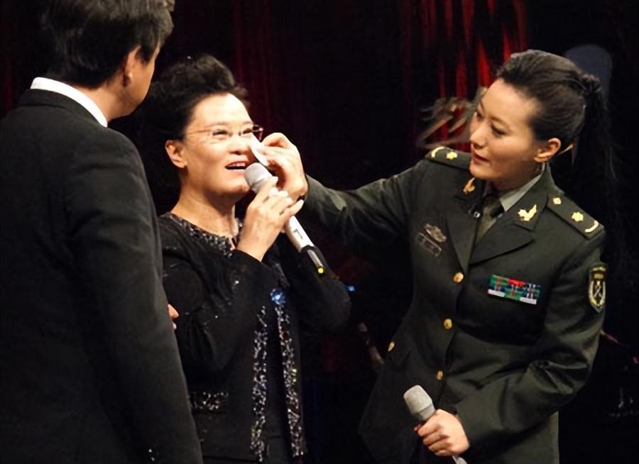 回顾谭晶我这辈子正确的决定就是为科学家丈夫生一对双胞胎