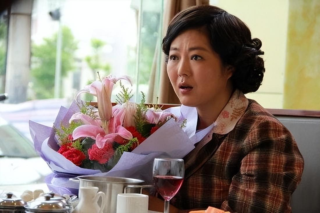 回顾王茜华风光背后有心酸二婚嫁导演生一儿一女如今苦尽甘来