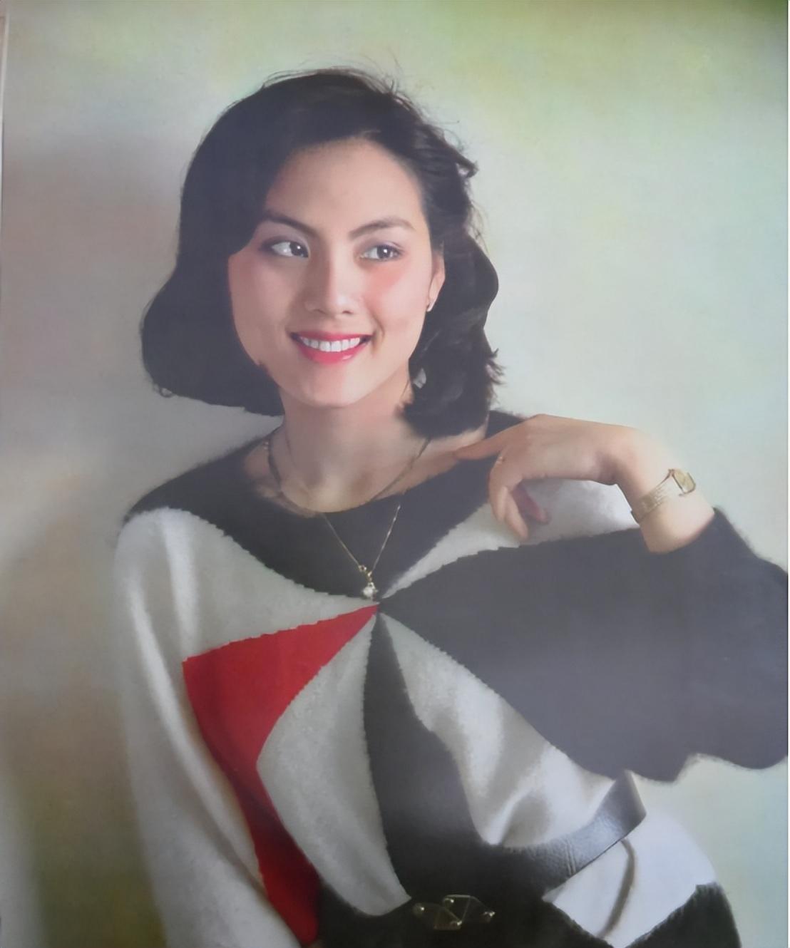 回顾演员乐韵17岁一夜成名28岁悲情离世葬礼父母拒不参加