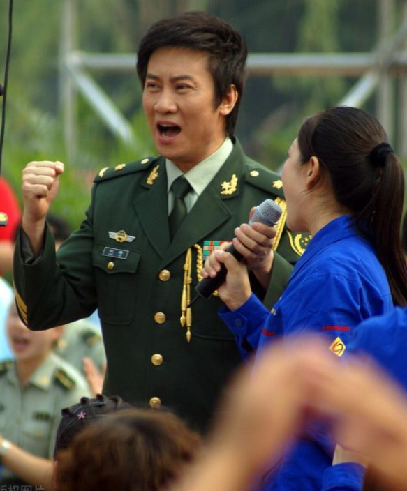 回顾歌手江涛穷小子娶富家女走红后不变心至今把妻子宠成宝