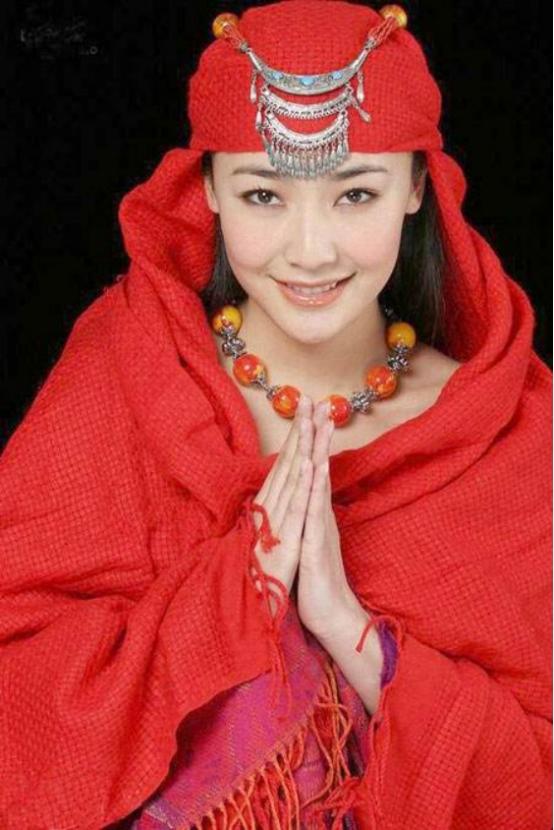 回顾阿斯茹嫁给瘫痪的谷智鑫婚后连生二胎如今一家其乐融融