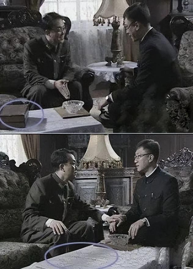 回顾潜伏穿帮镜头消失的道具不算什么还有凭空变字的信