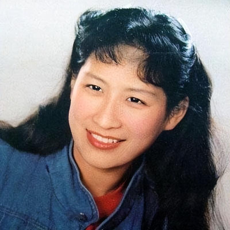 回顾苏小明成名与前夫离婚出国后加入法国国籍如回国当演员