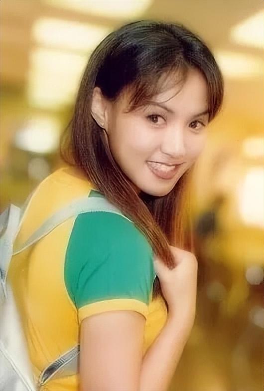 回顾黎瑞恩含泪离婚后独自抚养两女儿在病痛中与出轨前夫和解