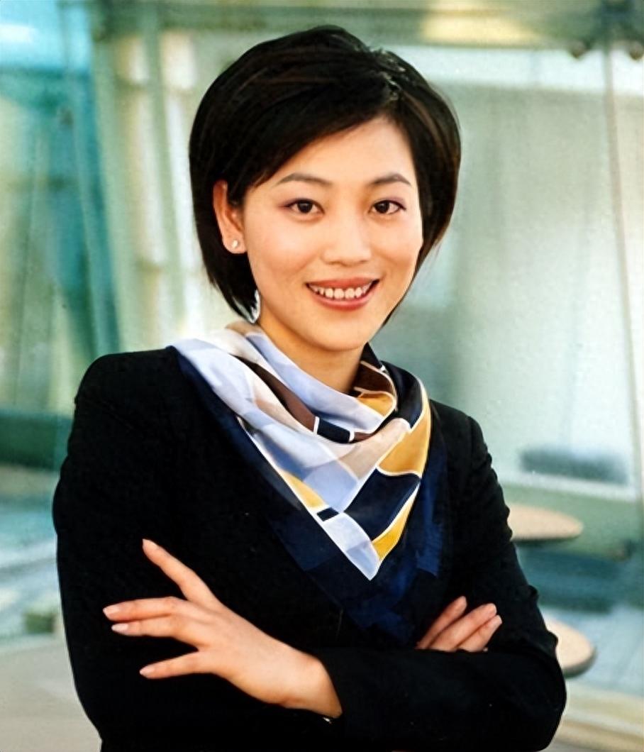 回顾主持人劳春燕风光背后有心酸怀孕仍去上班和丈夫分居17年