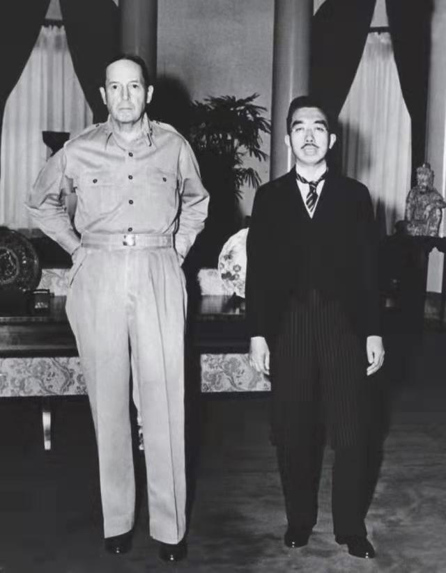 日本战败罪魁祸首的裕仁天皇为何能逃过审判原因是什么