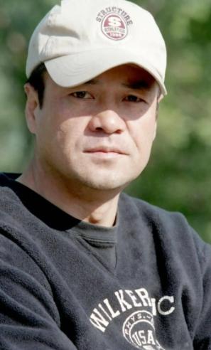 回顾演员尤勇智二婚娶小10岁沈蓉21年宠妻如宝两人至今无子