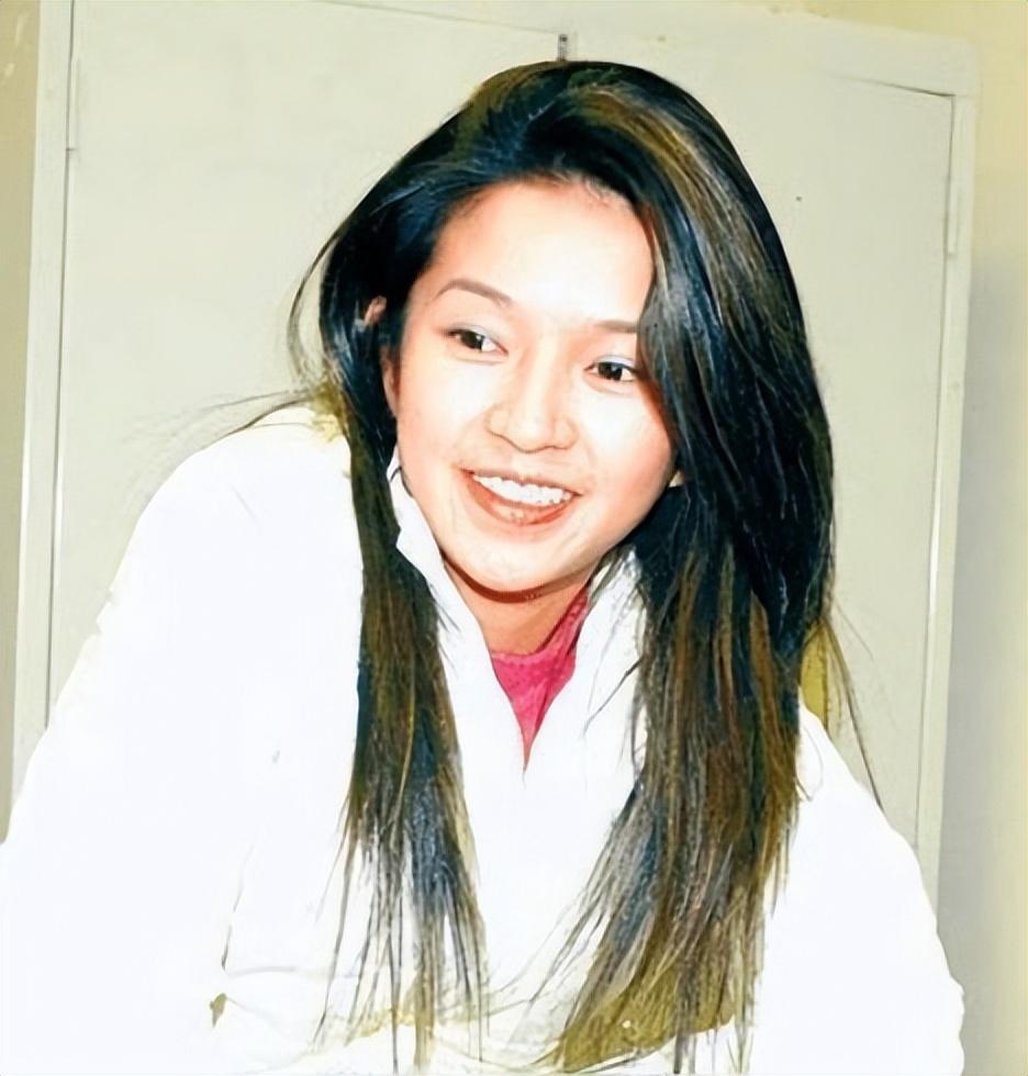 回顾跳水皇后伏明霞13岁打破世界纪录退役嫁50岁富豪五年生三胎