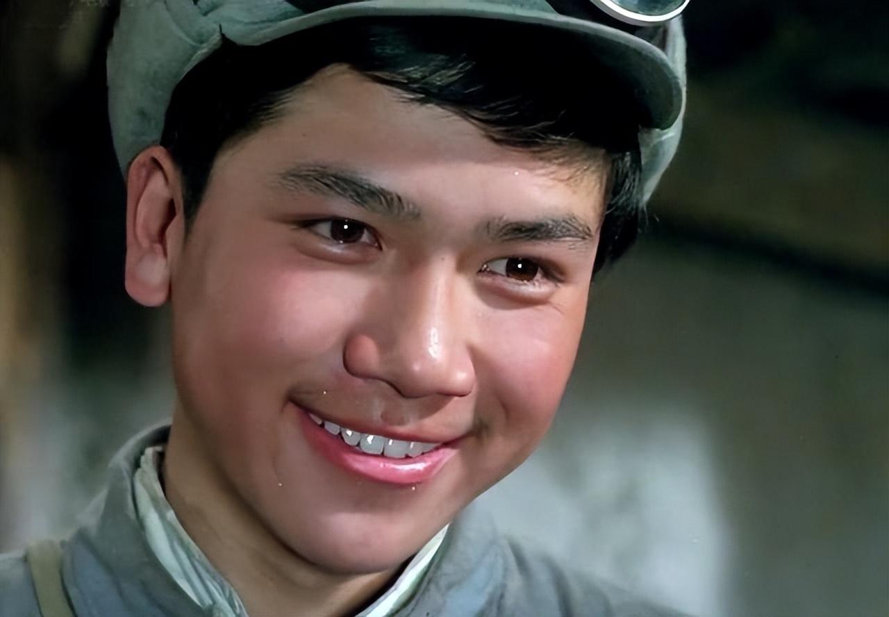 回顾潘冬子祝新运娶普通人张玲亚为妻婚后生一女幸福美满