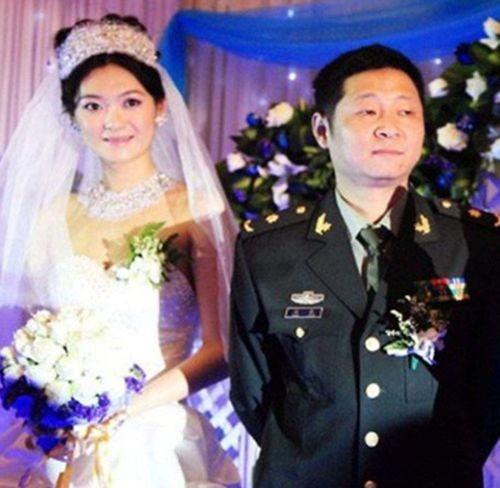 回顾三德子赵亮迎娶小16岁美娇妻后靠养鸡收获亿万身家