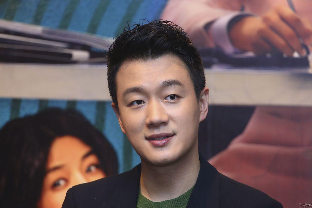 回顾孝子佟大为我照顾植物人父亲21年母亲孤单35年拒绝改嫁