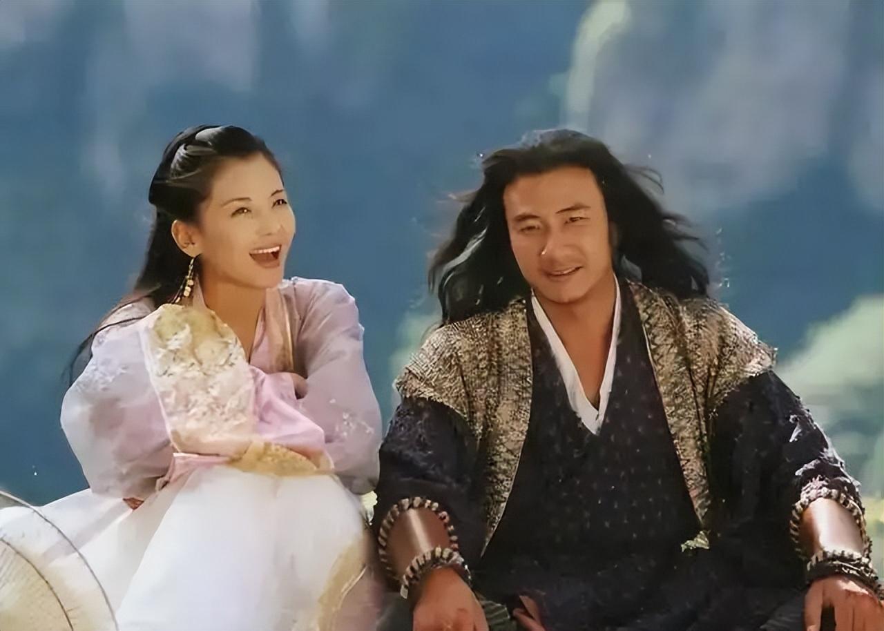 回顾演员胡军怜香惜玉不过绅士风度守护爱情娇妻才是唯一