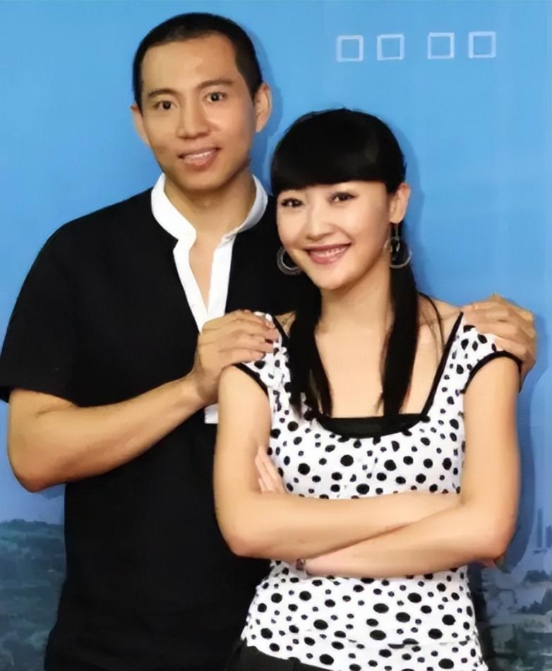 回顾阿斯茹嫁给瘫痪的谷智鑫婚后连生二胎如今一家其乐融融