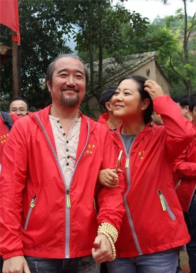 回顾农村一姐王茜华风光背后有泪水41岁二婚嫁导演苦尽甘来