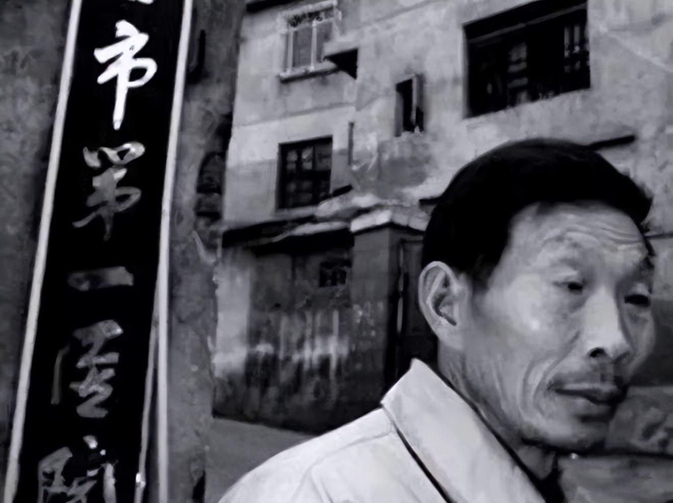 回顾李绍为千里背老乡尸首回家却未有好报事迹被搬上荧幕