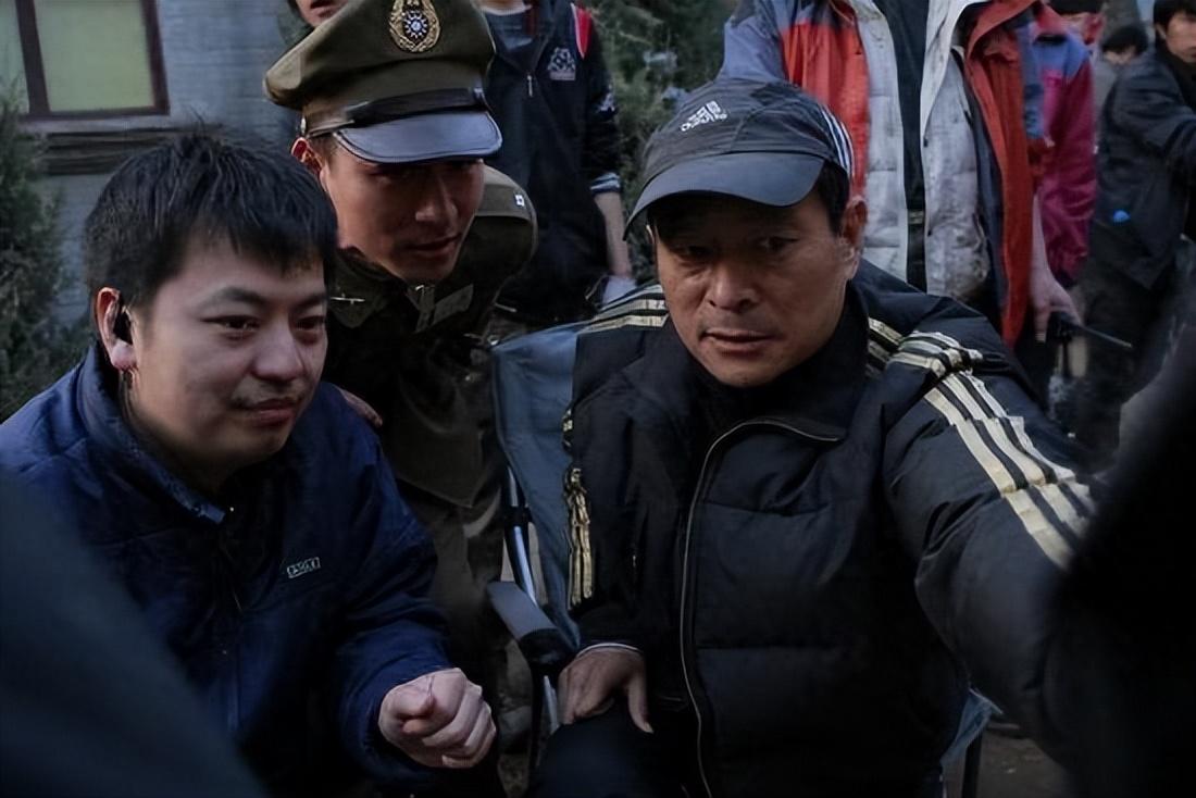 7岁时,方舒就凭借在电影《烈火中永生》中扮演的天真烂漫,正义感十足