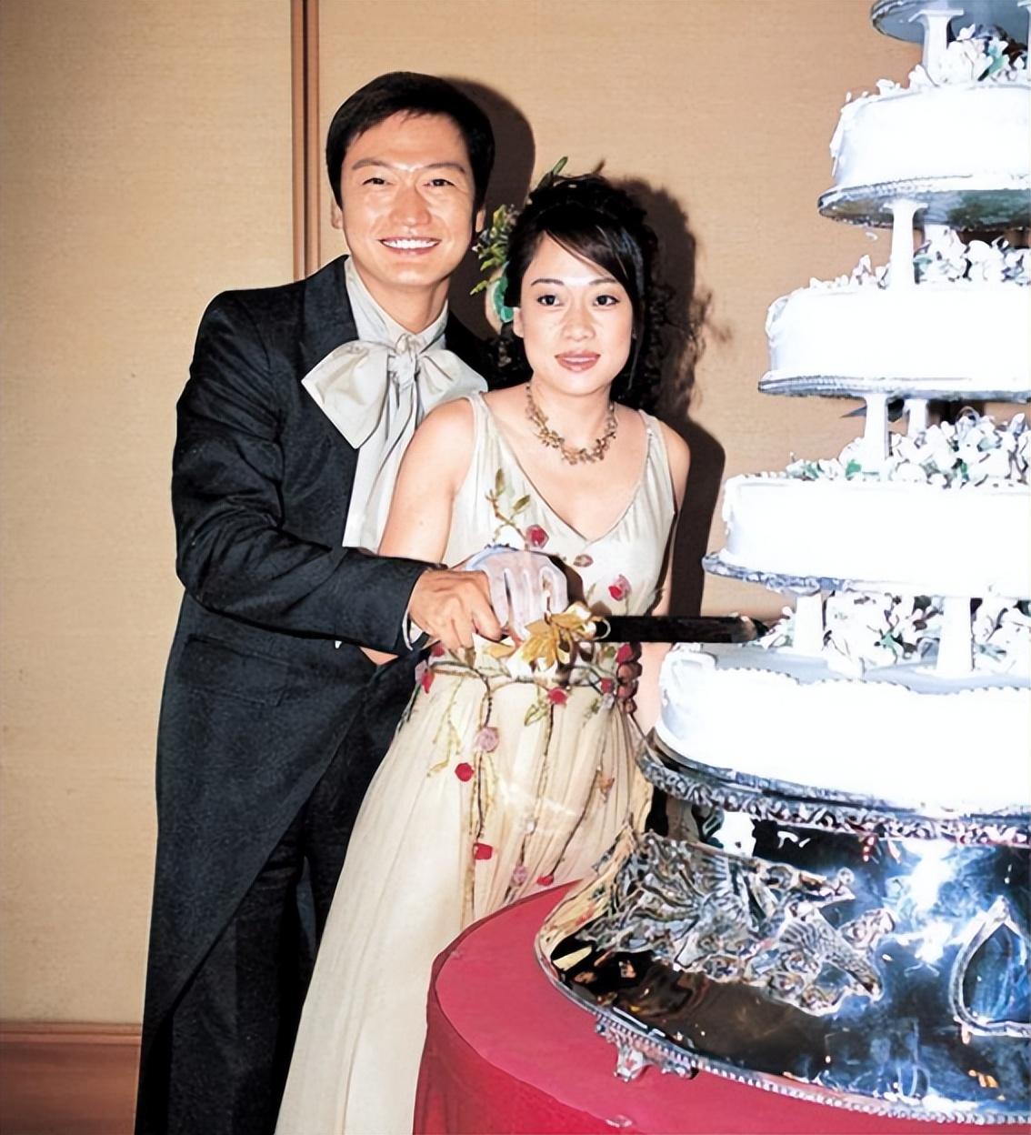 词,而是"瘟神"的同音,能被取这个外号,可想而知温兆伦的杀伤力有多大