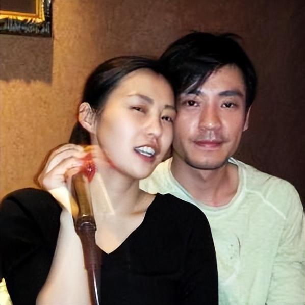 回顾郝蕾爱情婚姻都有泪独带双胞胎儿子生活离婚和父亲和解