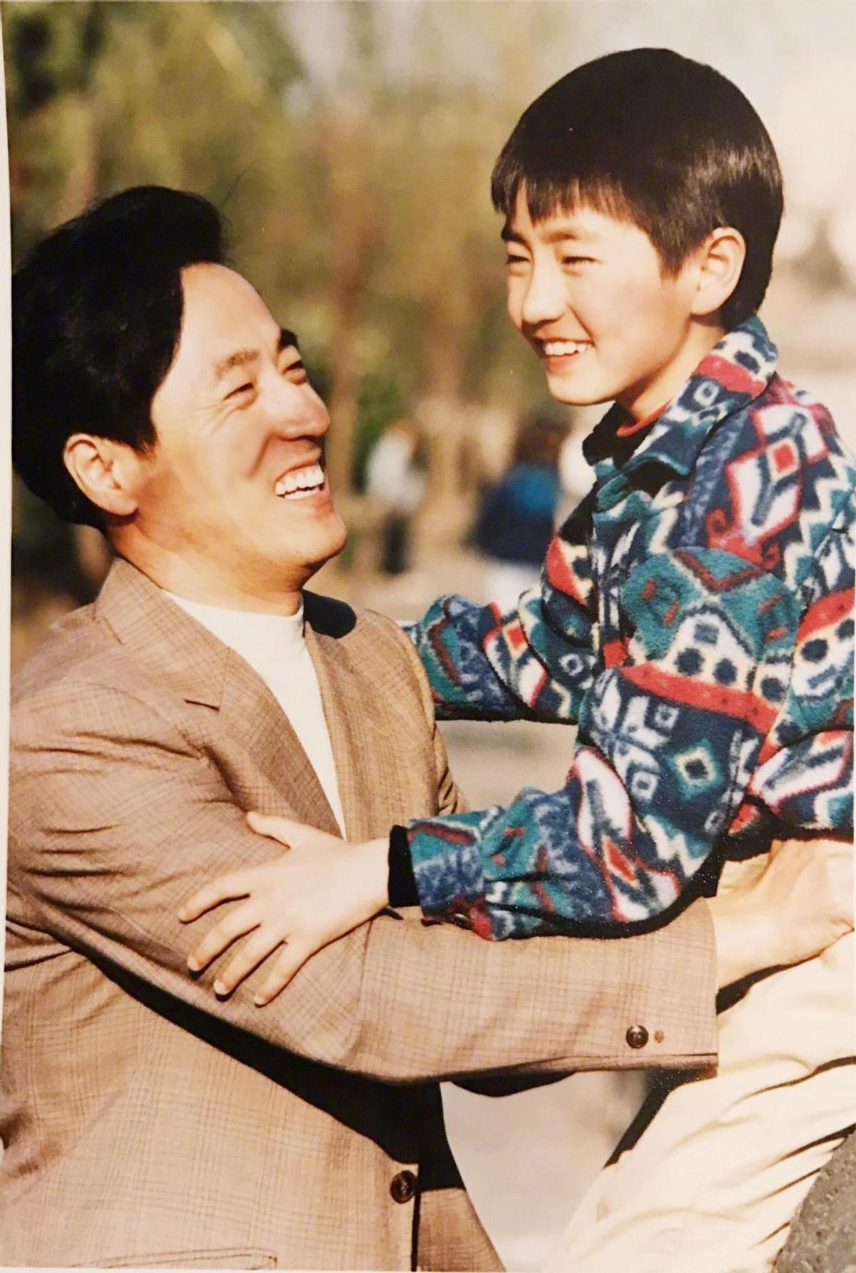 回顾杨立新我一生只有一个妻子一段婚姻被传婚变因我们太恩爱