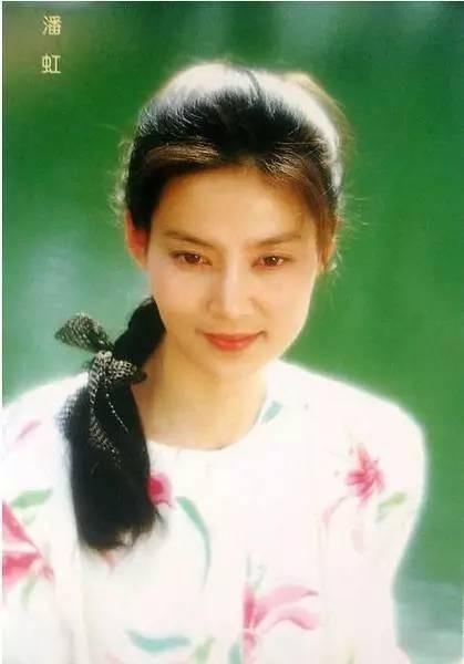 回顾潘虹童年生活很辛苦虽然已离婚30余年但前夫仍是重要的人