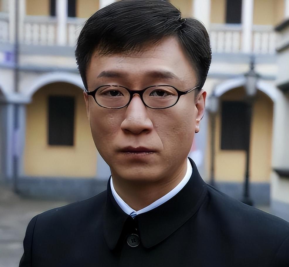 当初《潜伏》把演员孙红雷送上了娱乐圈新高度,并且,这是他在《征服》
