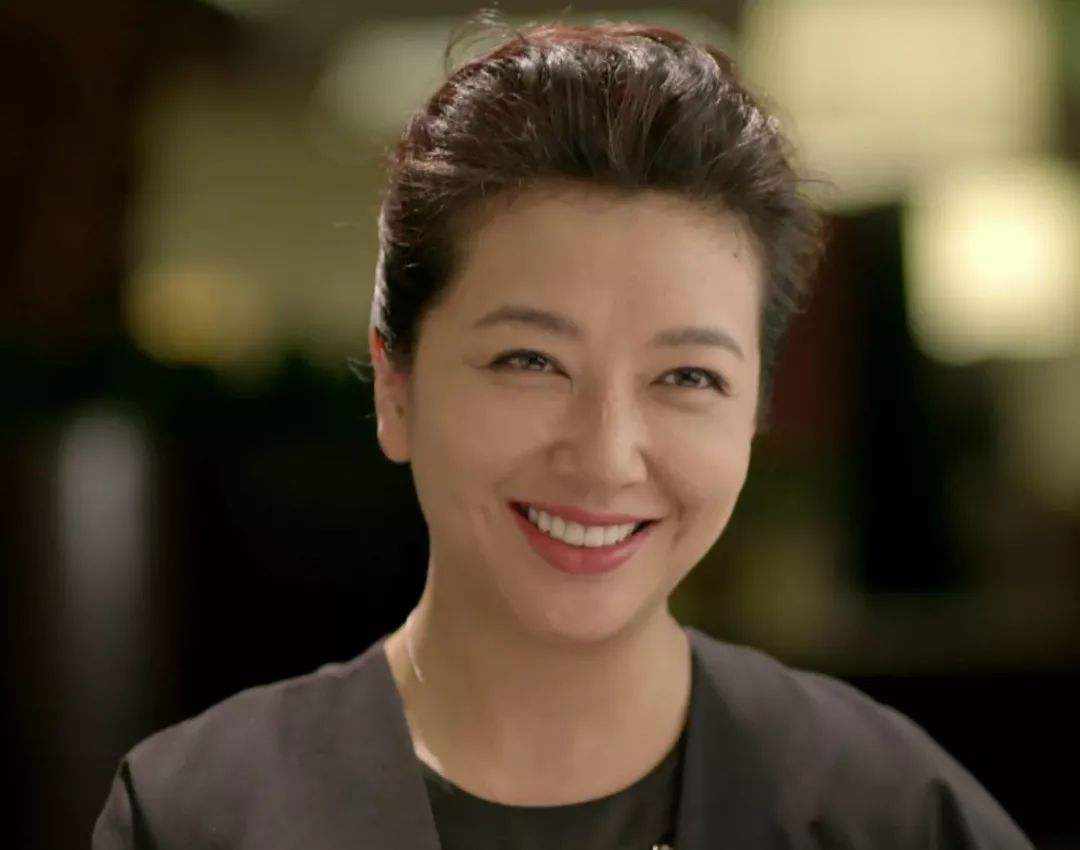 风情女人江珊的情感传奇与靳东纠缠不清现与新夫幸福共享