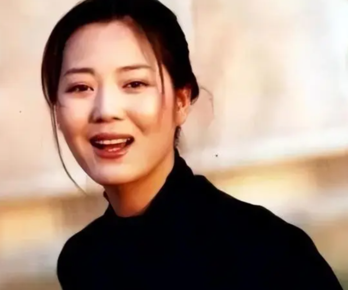 回顾农村一姐王茜华风光背后有泪水41岁二婚嫁导演苦尽甘来