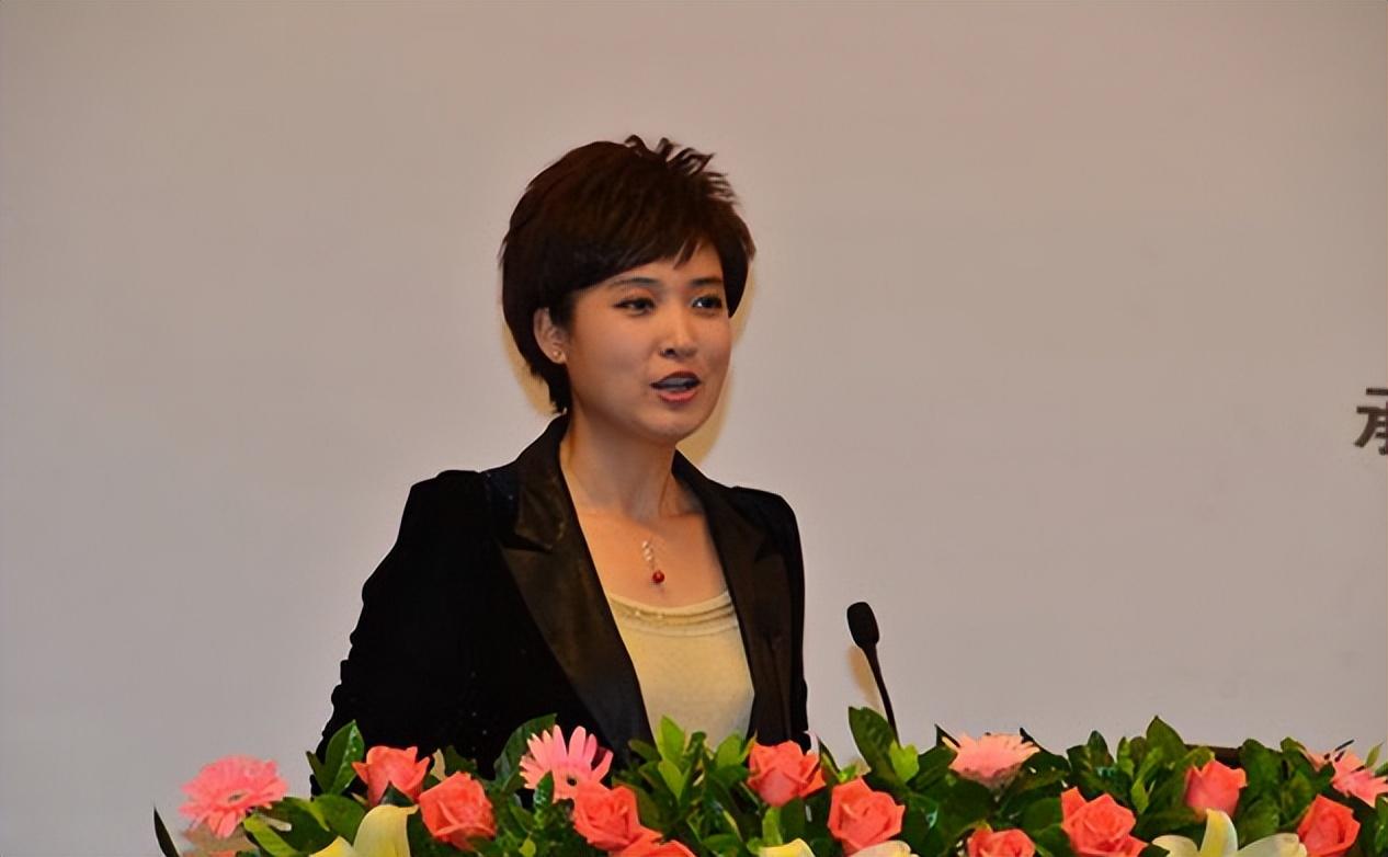 回顾美女主持人桑晨曾因身材高挑落选舞蹈学院如今成人生赢家