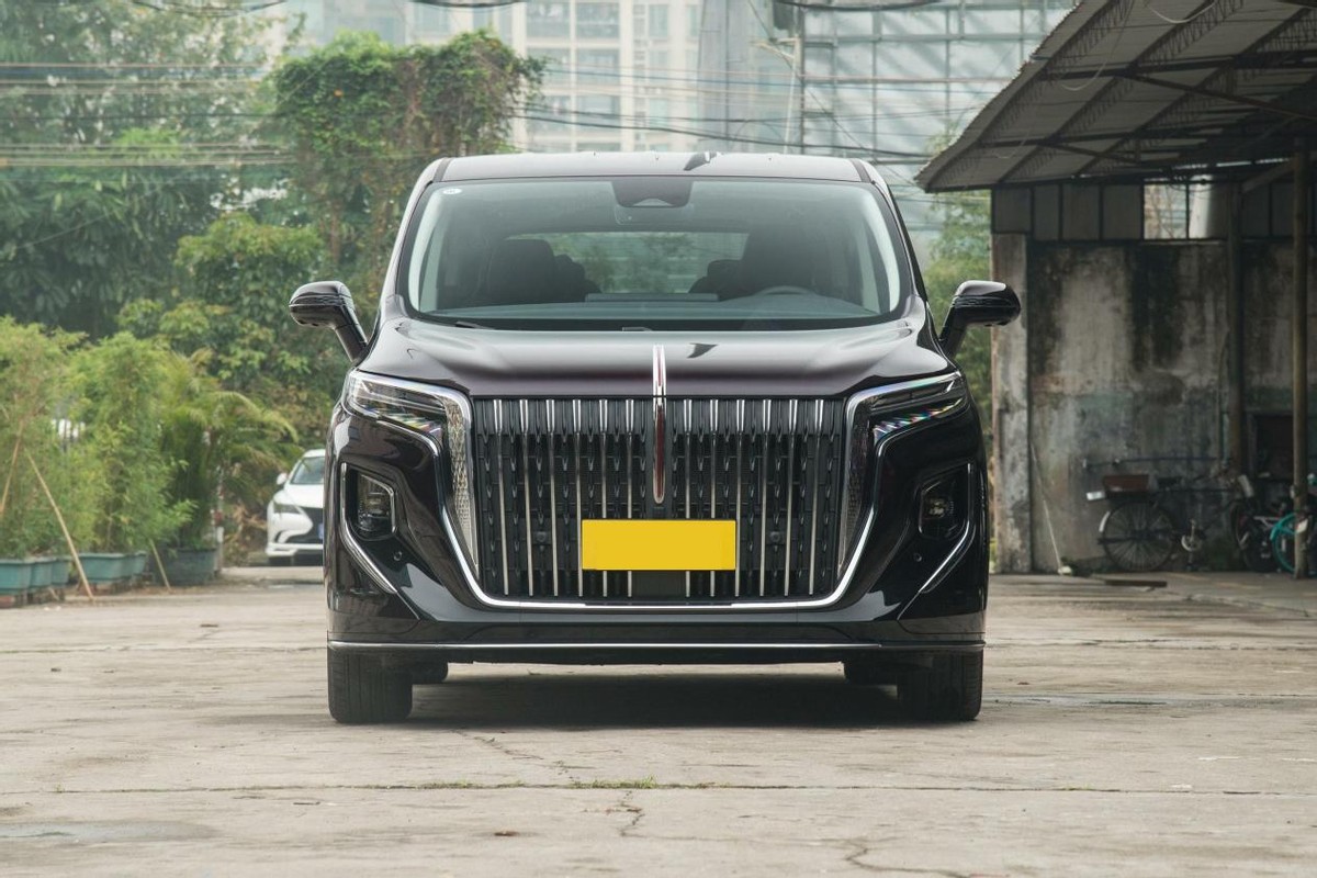 红旗新能源mpv预售,36万起,配2.0t 双电机 四驱
