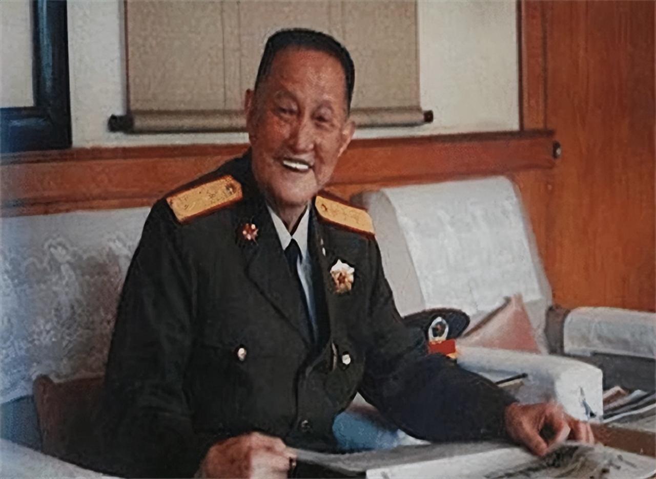 1977年一老农街上闲逛突然被专机接到北京成为了将军他是谁