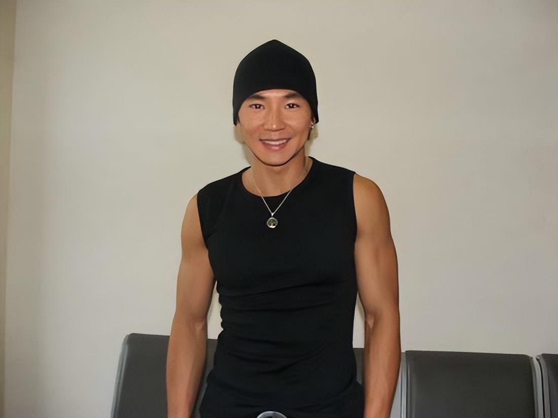 回顾刘畊宏曾一周吸粉上千万直播间400万人同时在线今如何