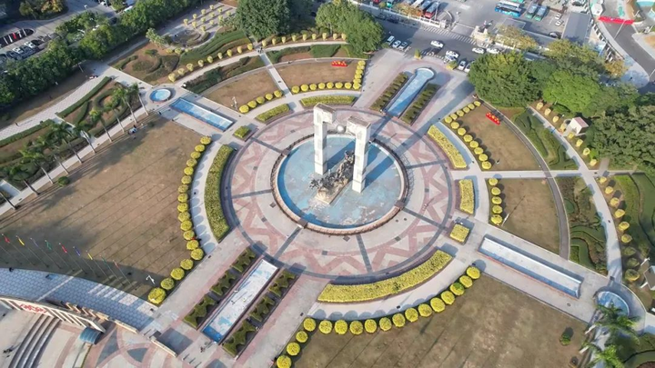 寻找消失的恋人》中深圳的那些浪漫地标电影场景截图龙华清湖深圳书城