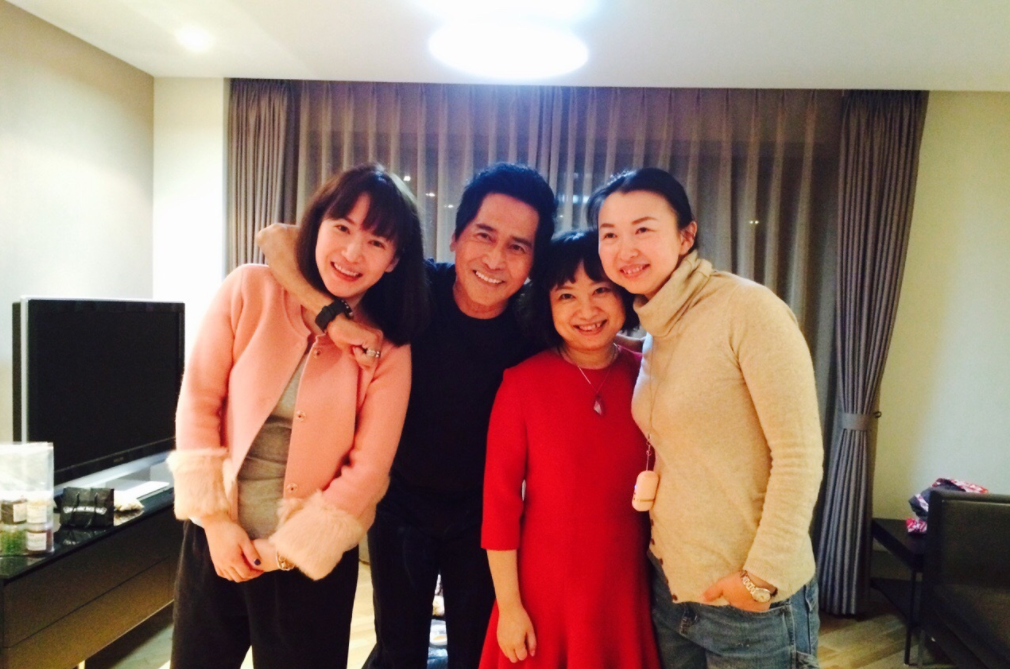 回顾孙丽雅:嫁大24岁歌手齐秦,婚后生两胎,现一家四口其乐融融