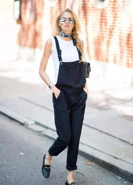 别再只穿阔腿裤了春夏季穿背带裤才是王道清爽更减龄