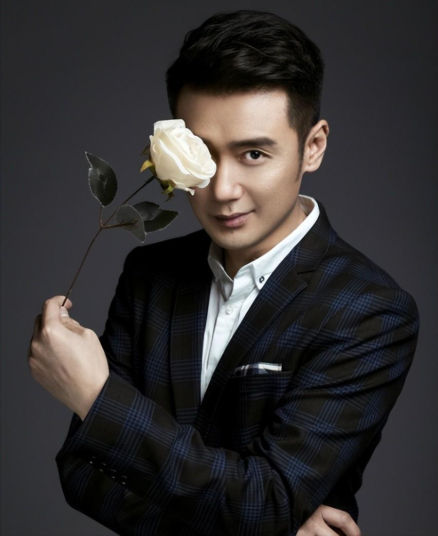 那么究竟是什么原因促使巩峥执意要转行,这背后究竟隐藏着怎样不为人