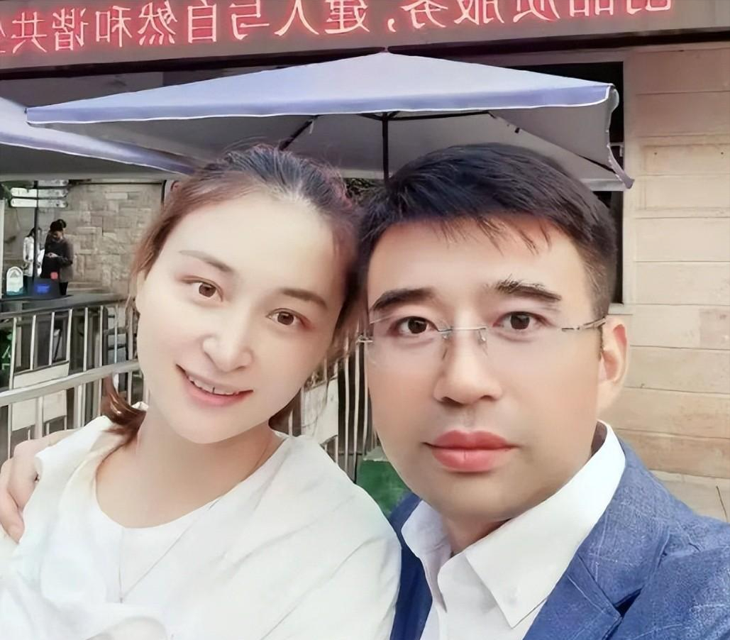 赵万龙出生在河南郸城,家中生活条件不错,由于自小受到环境的影响,他