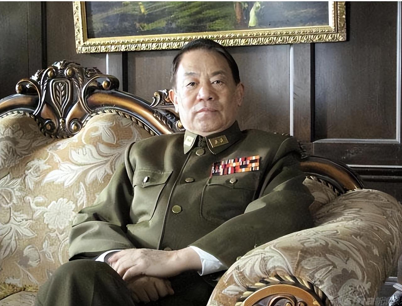 回顾高明与妻子恩爱63年和儿女住同一层楼到饭点家中像食堂