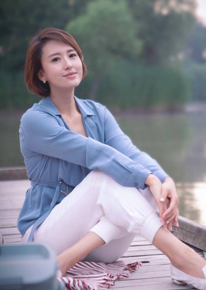 回顾主持张蕾:嫁给圈外生意人,生产走过鬼门关,谈起儿子直言愧疚