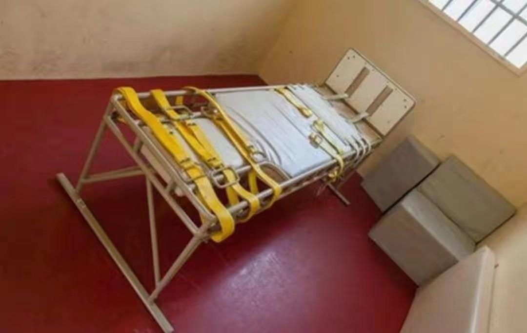 回顾:因30万和一套房,女子被母亲绑进精神病院,逃出后选择出家