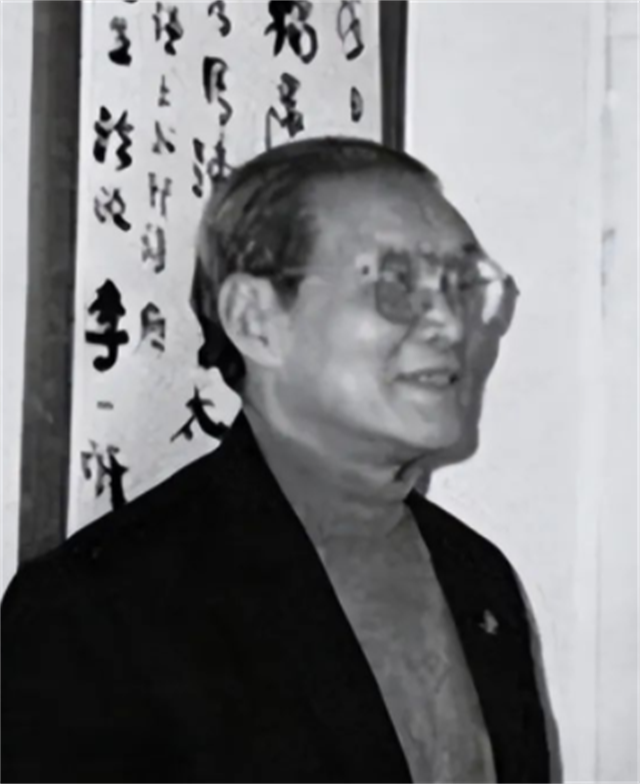 1949年熊向晖见到周总理这才得知胡宗南没有拆穿自己的原因